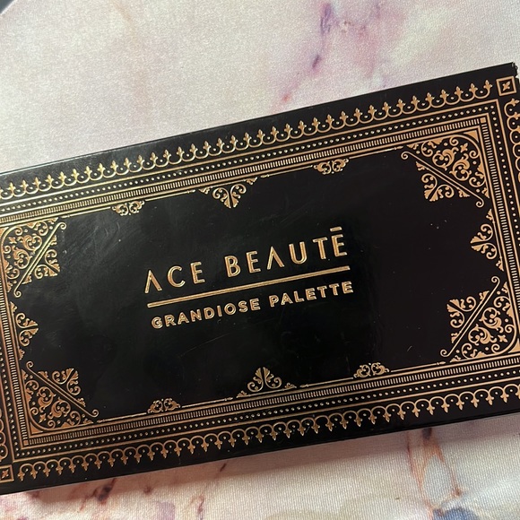 Ace Beaute Grandiose Eyeshadow Palette - Picture 5 of 6
